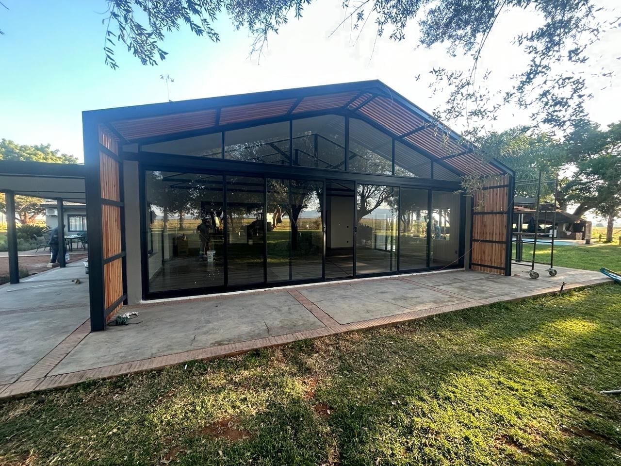 Custom glazed steelwork — project 4